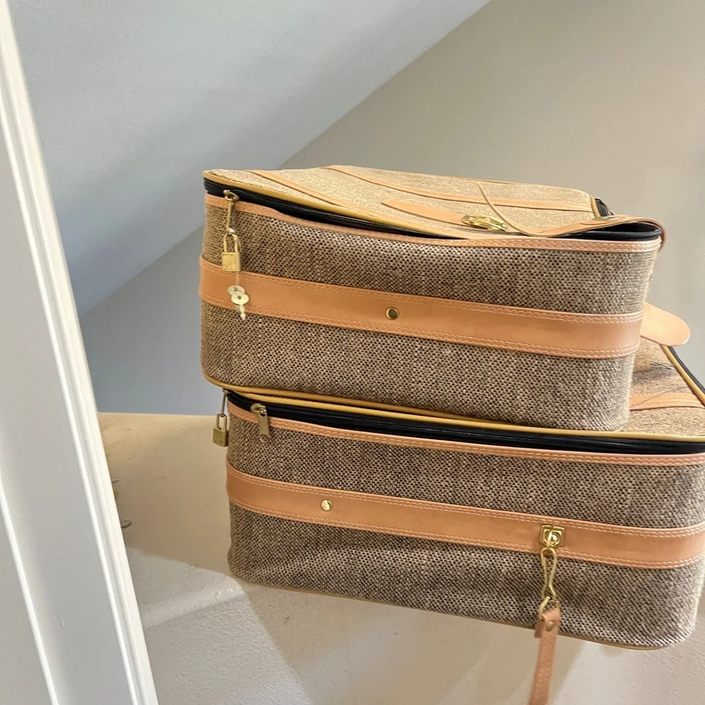 5th Ave three tan tweedTravel set . Two Suitcase and garment bag Set New no tags